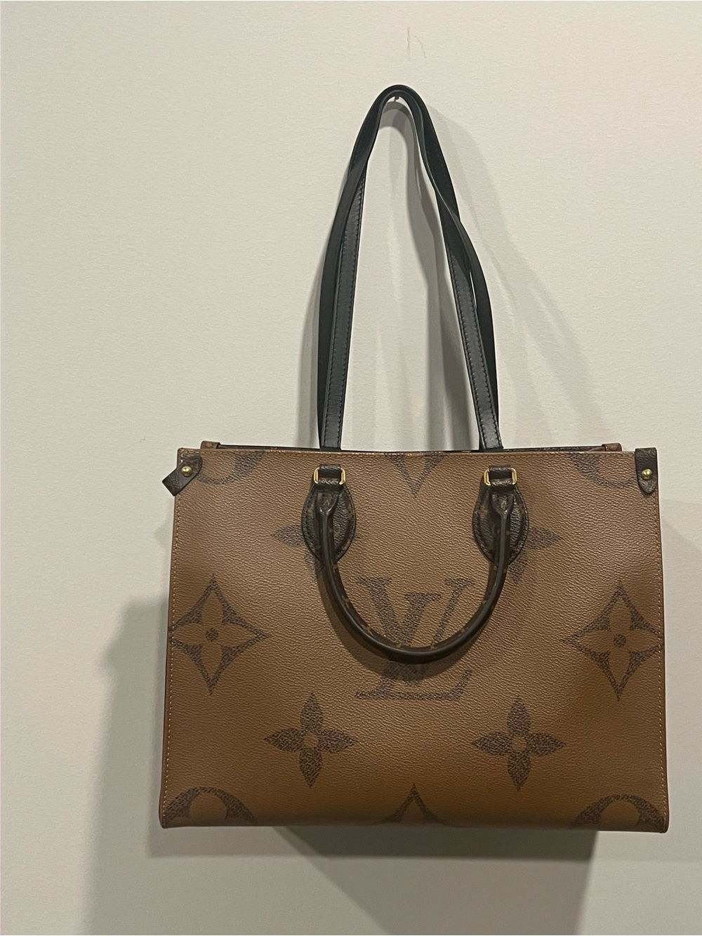 Louis Vuitton OnTheGo GM Monogram Reverse Tote Brown/Tan Red Interior + insert. - Picture 6 of 13